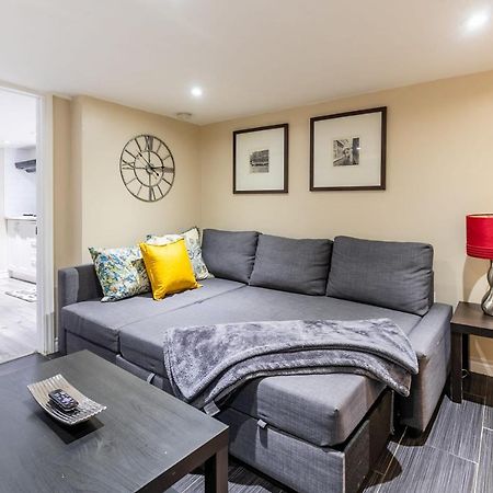 Newly Renovated - Cozy 1Br Apt With Netflix - Prime Location 토론토 외부 사진