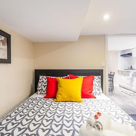 Newly Renovated - Cozy 1Br Apt With Netflix - Prime Location 토론토 외부 사진