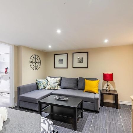 Newly Renovated - Cozy 1Br Apt With Netflix - Prime Location 토론토 외부 사진