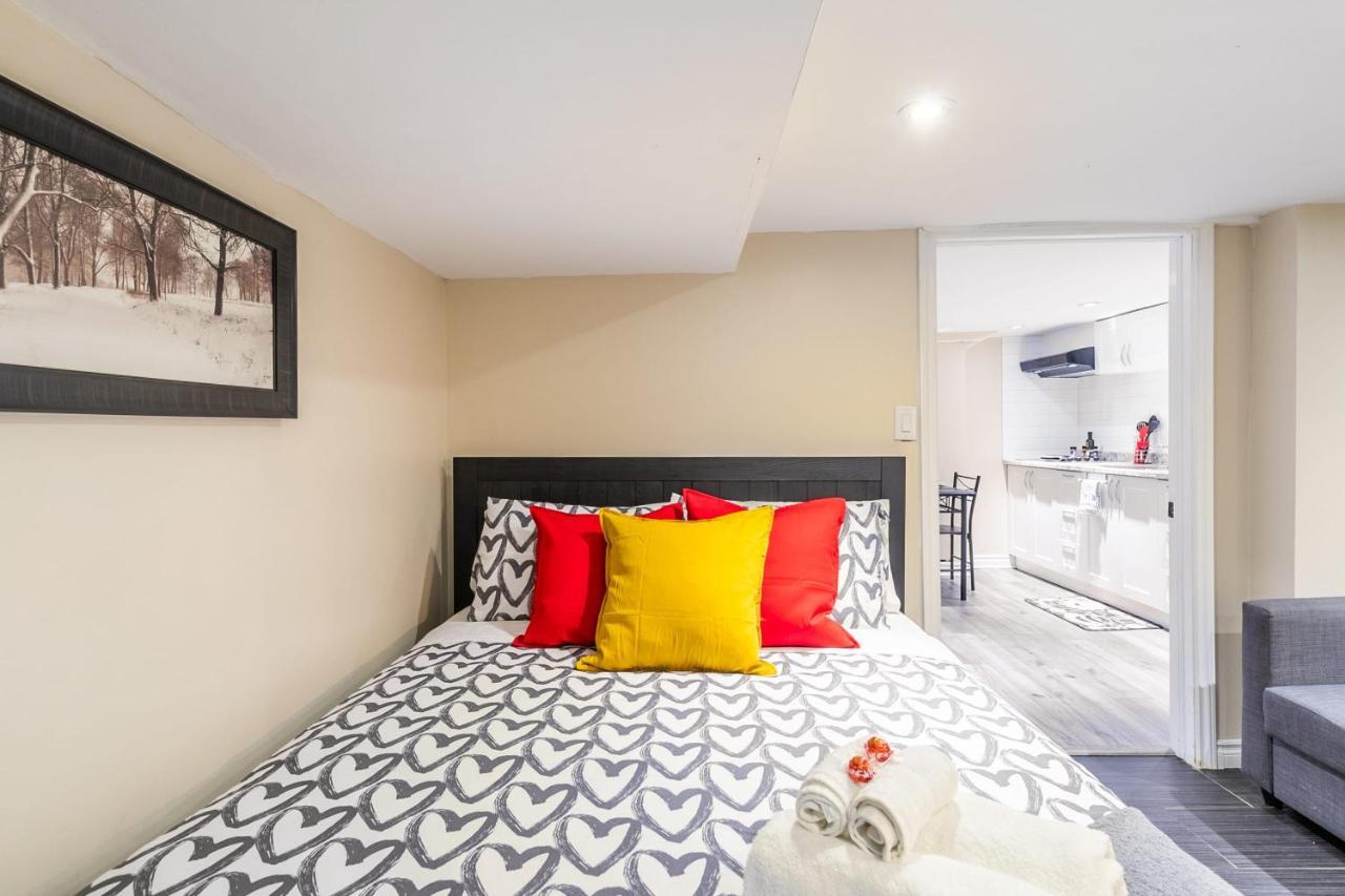 Newly Renovated - Cozy 1Br Apt With Netflix - Prime Location 토론토 외부 사진