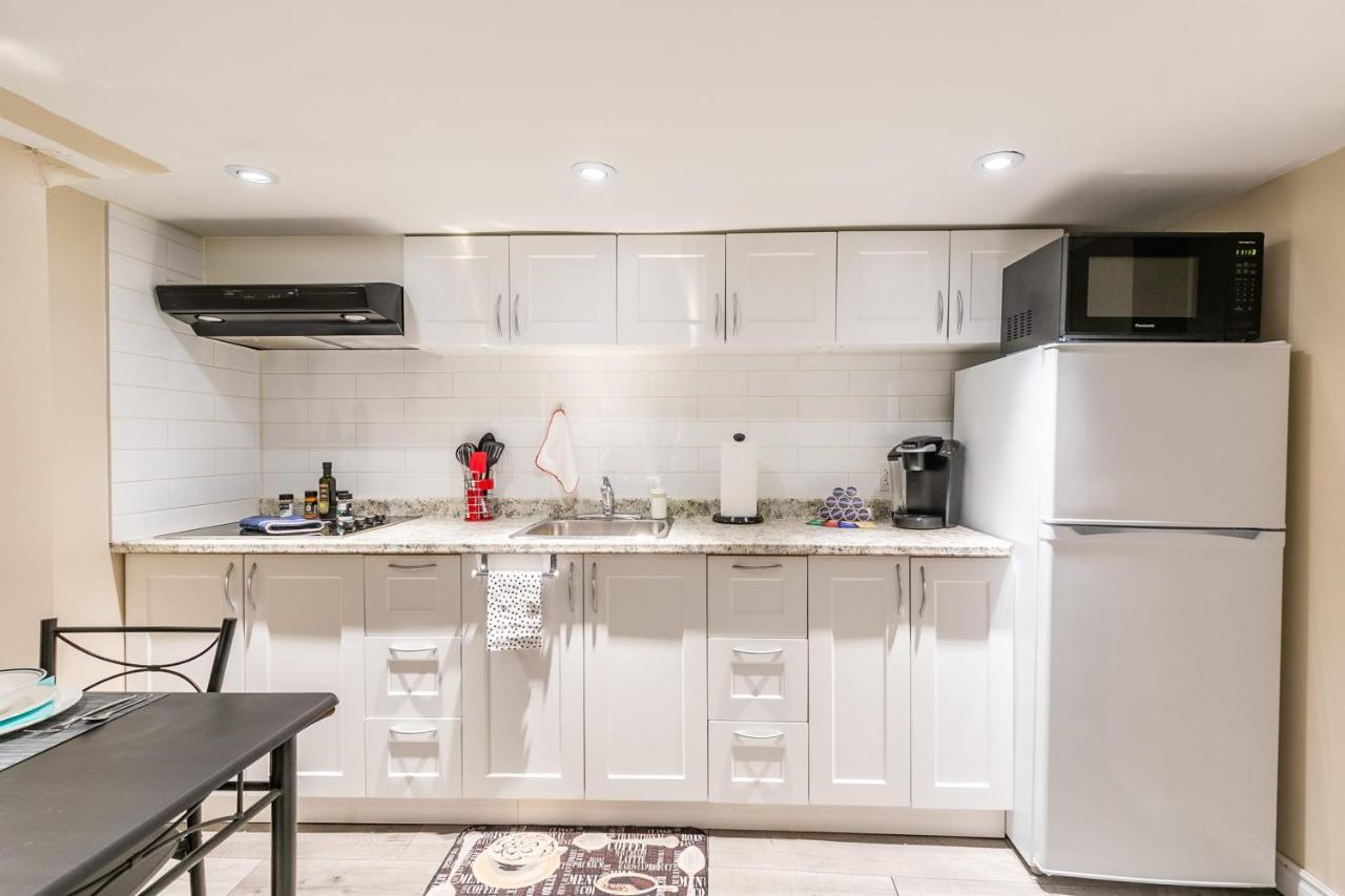 Newly Renovated - Cozy 1Br Apt With Netflix - Prime Location 토론토 외부 사진