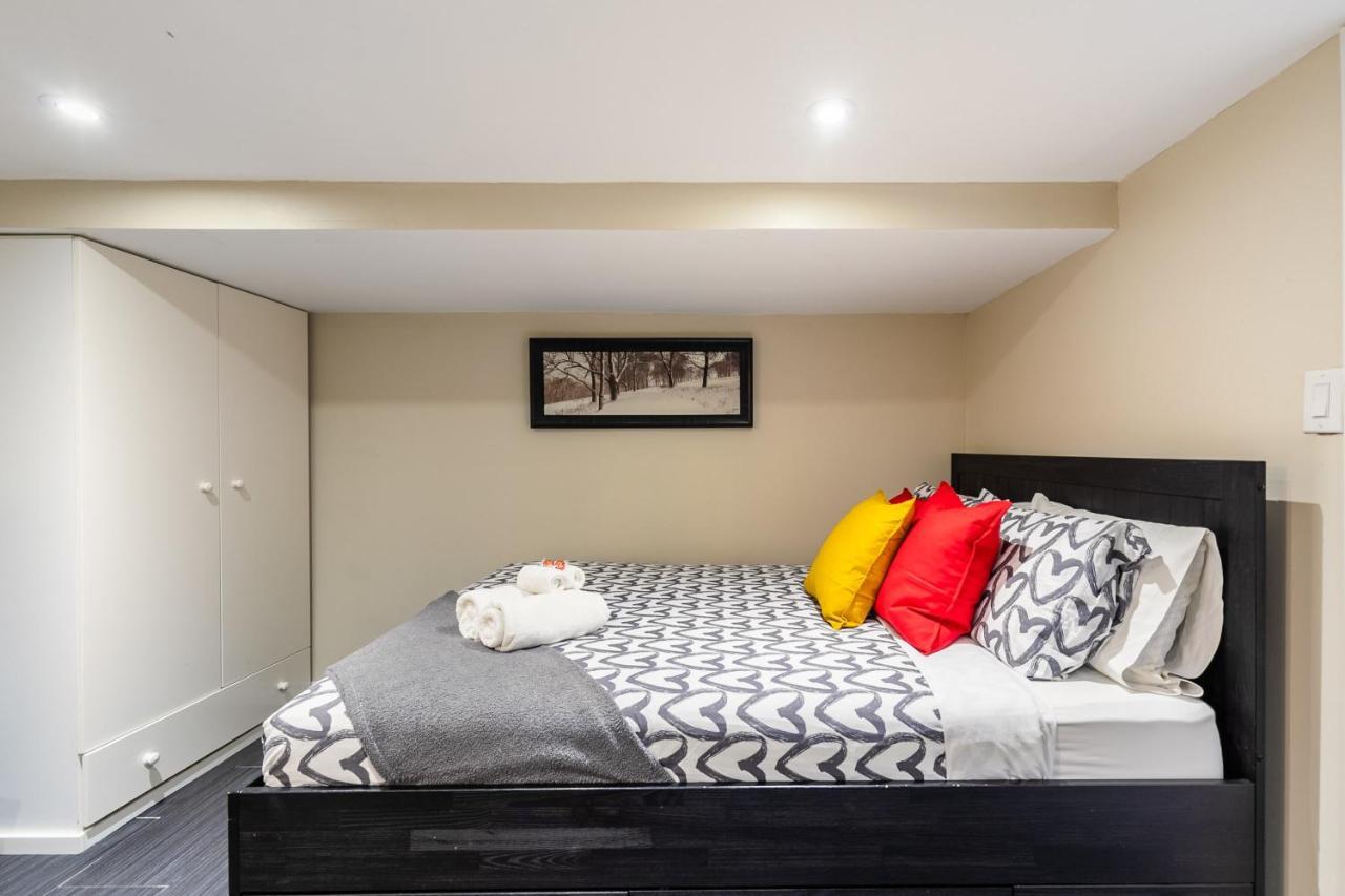 Newly Renovated - Cozy 1Br Apt With Netflix - Prime Location 토론토 외부 사진